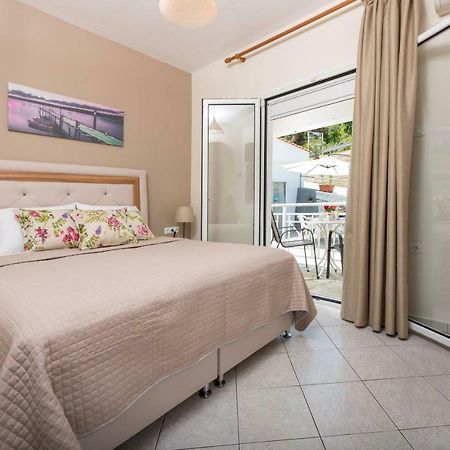 Pension Giannis Αdults Only Койнира Екстериор снимка
