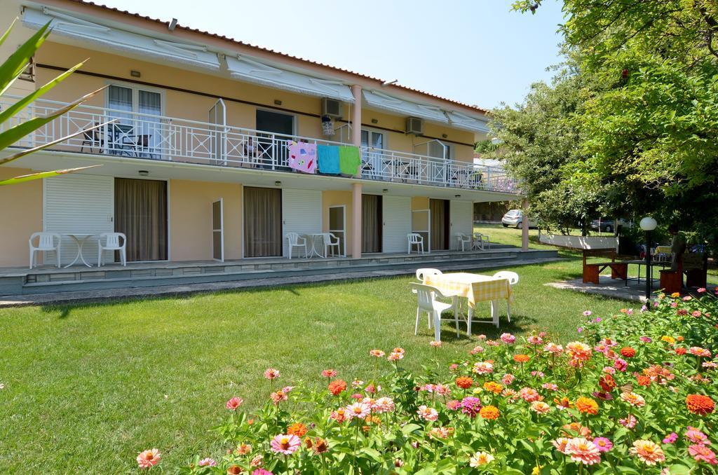 Pension Giannis Αdults Only Койнира Екстериор снимка