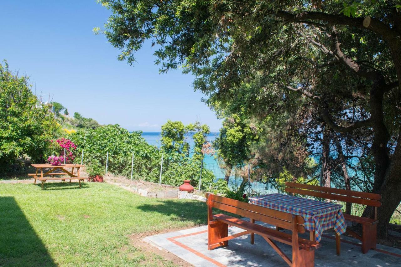 Pension Giannis Αdults Only Койнира Екстериор снимка