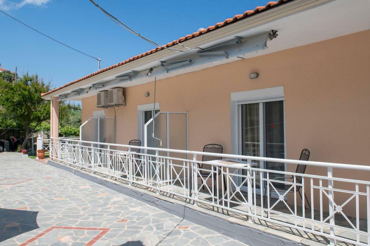 Pension Giannis Αdults Only Койнира Екстериор снимка