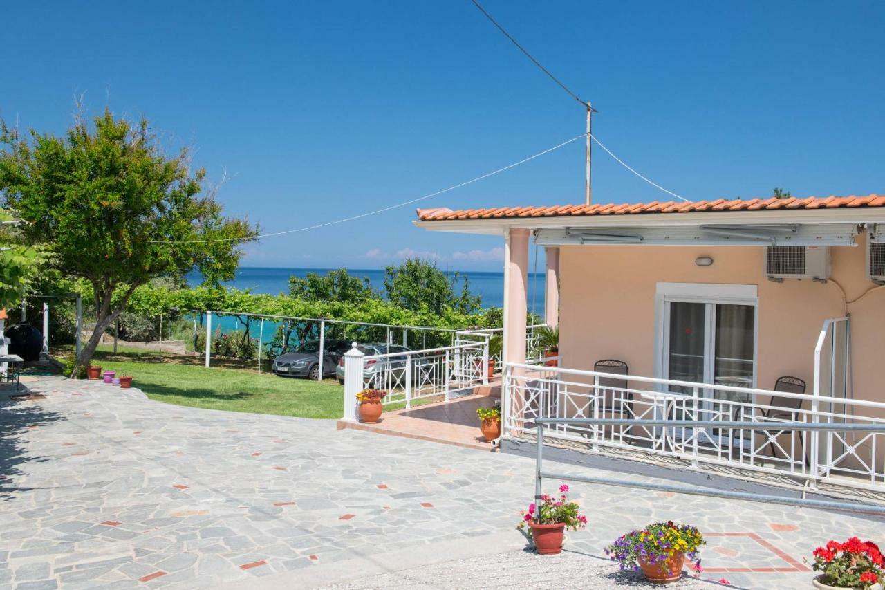 Pension Giannis Αdults Only Койнира Екстериор снимка