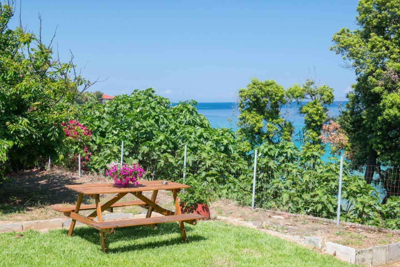 Pension Giannis Αdults Only Койнира Екстериор снимка